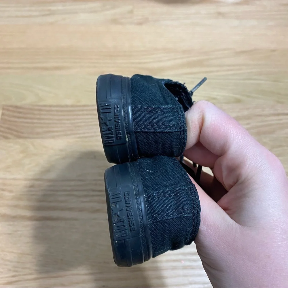 Converse Black Sneakers Sz 7 Kids Toddler Baby Boy Girl